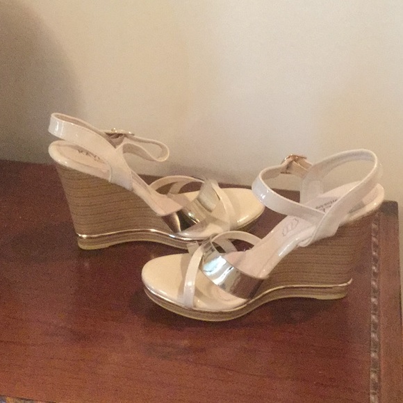 Elegant Footwear Never Worn Dayla Wedge Sandals - Picture 2 of 6